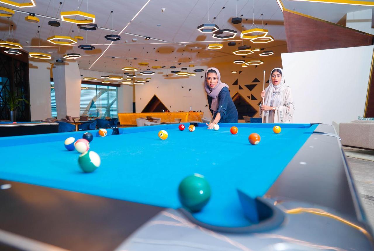 Bay La Sun Hotel And Marina - Emaar King Abdullah Economic City Buitenkant foto The pool table at the lounge