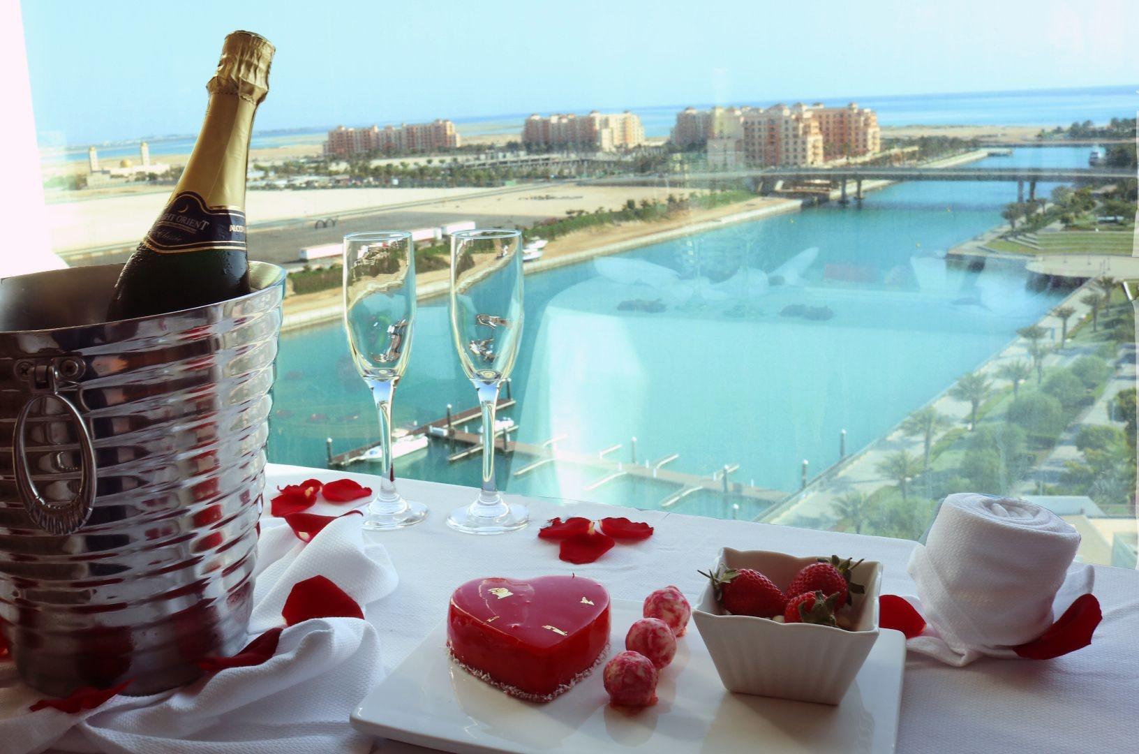 Bay La Sun Hotel And Marina - Emaar King Abdullah Economic City Buitenkant foto View of the lagoon