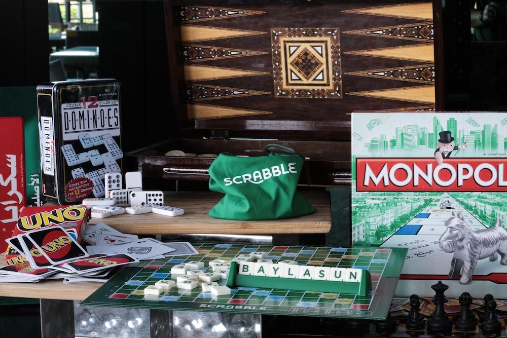 Bay La Sun Hotel And Marina - Emaar King Abdullah Economic City Buitenkant foto A selection of board games