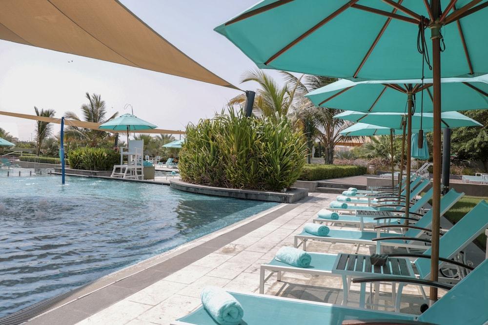 Bay La Sun Hotel And Marina - Emaar King Abdullah Economic City Buitenkant foto The swimming pool at the resort