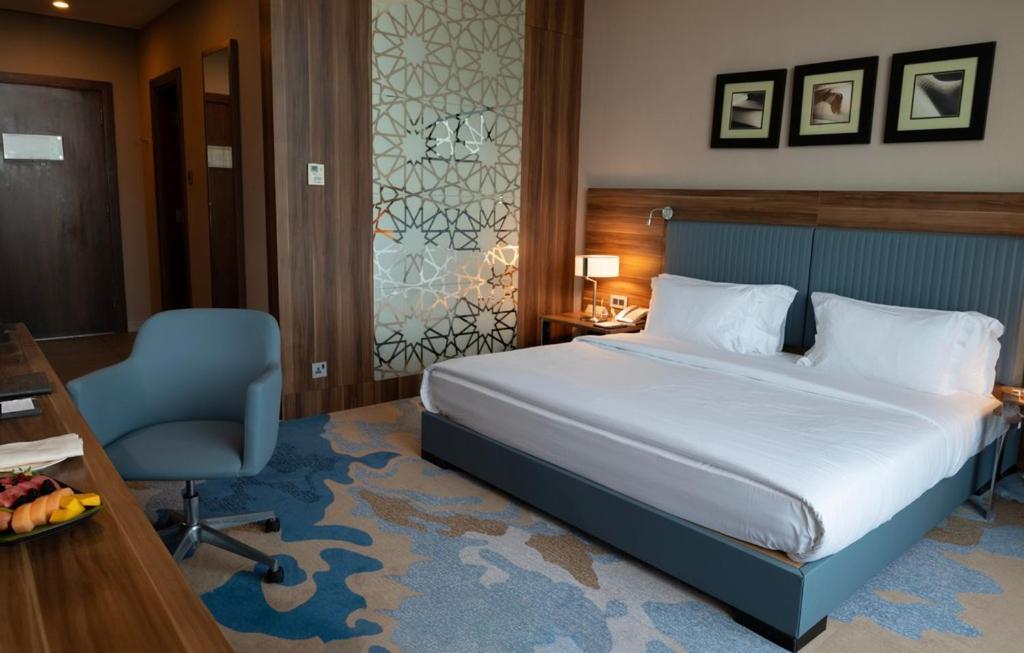 Bay La Sun Hotel And Marina - Emaar King Abdullah Economic City Buitenkant foto A room at the hotel
